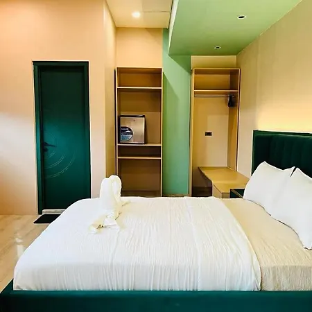 Shamrock Hotel